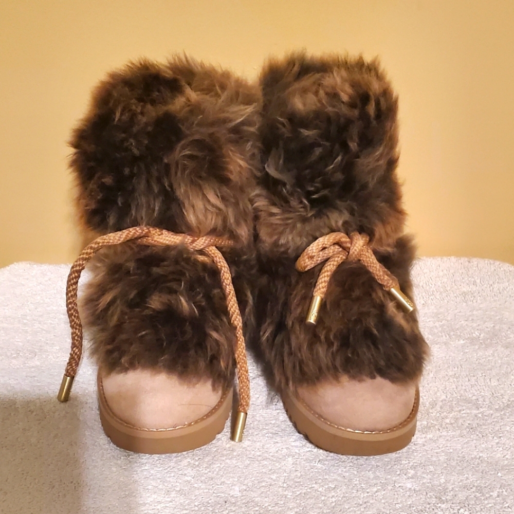 UGG CLASSIC POSH MINI FUR BOOTS WOMEN SIZE 7